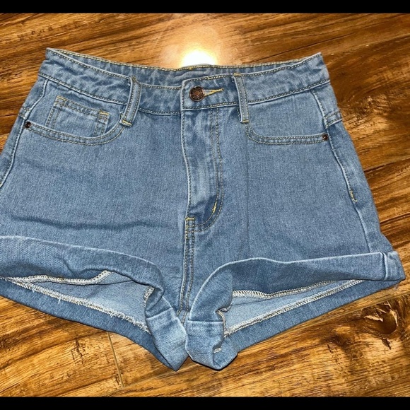 BUNDLE of 6 denim shorts - Picture 6 of 6